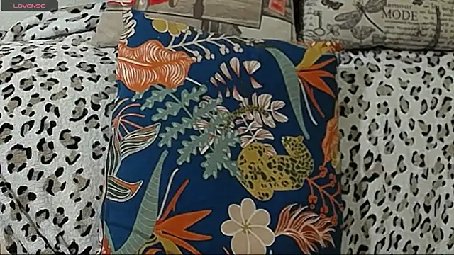 SquirtyEleanor webcam