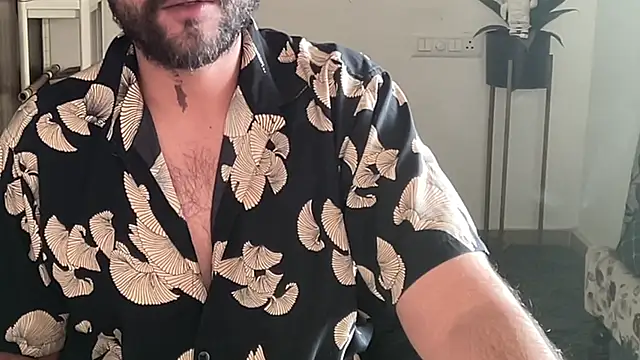 MakeMeAwareAah webcam