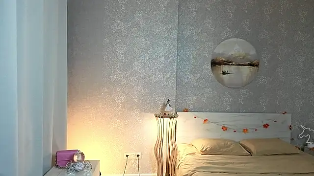 KellyShines webcam stripchat model stream image