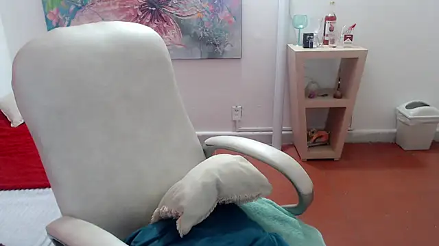 leonela_69 - Leonela_69's free webcam - UK Sex Cams