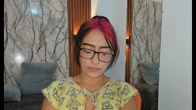 Valkyfoxxx webcam