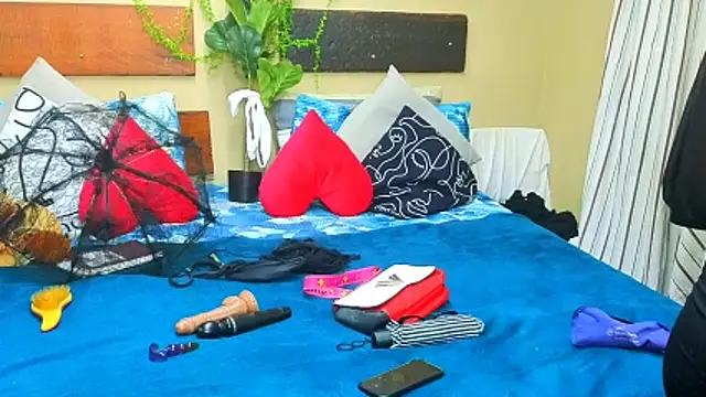 MidnightPassionxx webcam