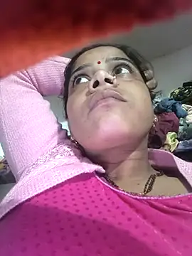 Webcam Model (Setty54)  is live.Free join now!