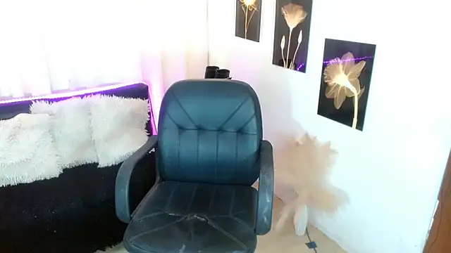 FuckingDolls69 webcam