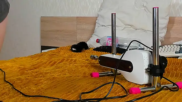 Cowell_Adelina webcam