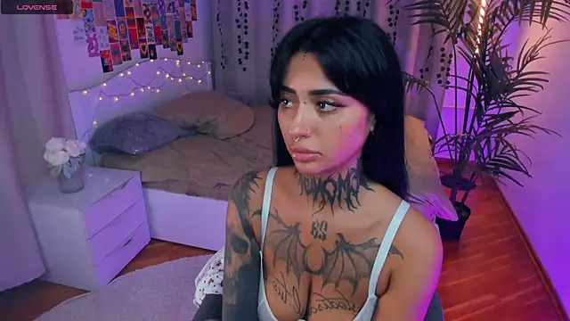 CharimgSabrina webcam