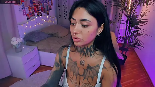 CharimgSabrina webcam