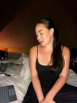 Webcam Model (mayakitsune69)  is live.Free join now!