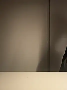 2HARDKURT's live cam