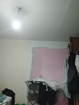 SheTheDeeevil webcam