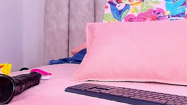 sharlott_miller webcam