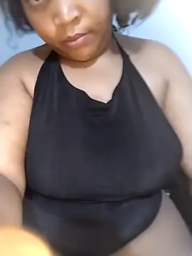 BeverlyQueen14 webcam