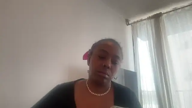 ChocolateCakeQueen webcam