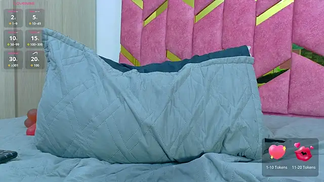 hornyhousekeeper_ webcam