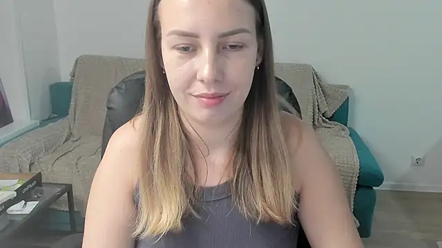 Mia_shy1 webcam
