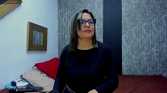 Agatha_Pleasure webcam