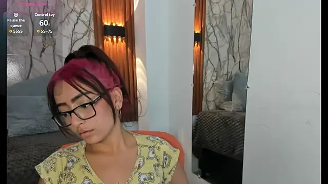 Valkyfoxxx webcam stripchat model stream image