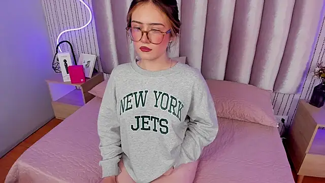 SamanthaPeachss webcam