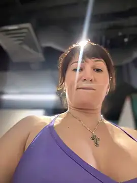 ZhenjaPoledance webcam