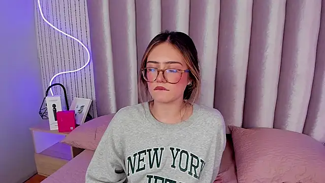 SamanthaPeachss webcam