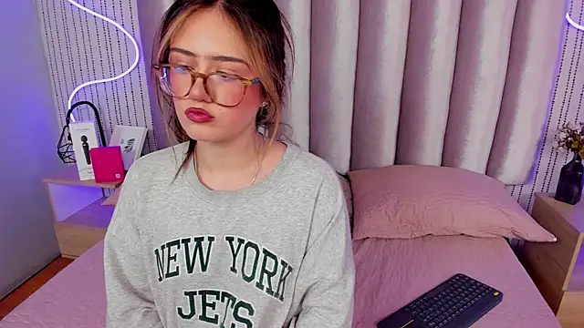 SamanthaPeachss webcam