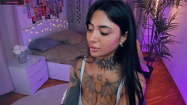 CharimgSabrina webcam