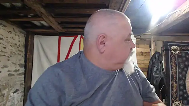 Newfiesausage1972 webcam