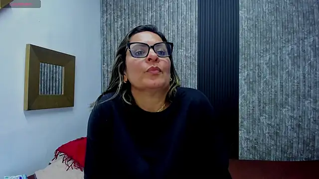 Agatha_Pleasure webcam