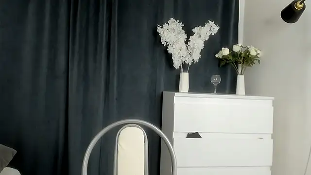 marenrawicki (F teen) - slap ass x15 im dogy pose on chair