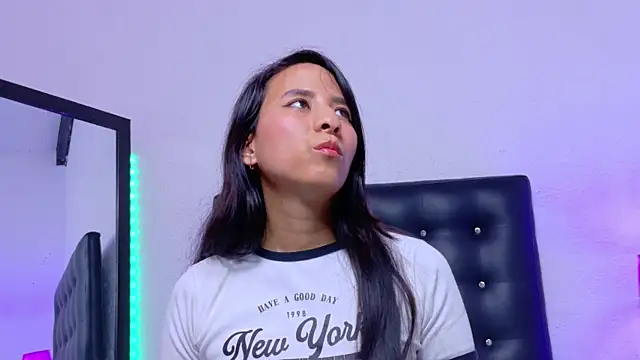 Skinny_hottie18 webcam