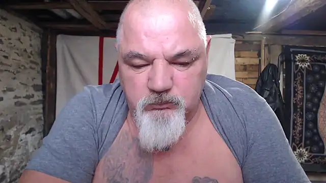 Newfiesausage1972 webcam