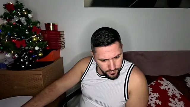 Gold_Alpha_Boy webcam