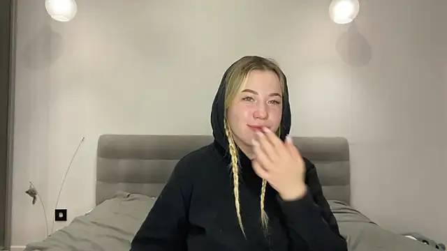 Embersweetbunny webcam