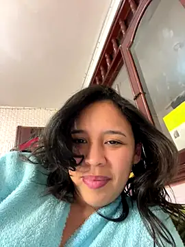 Esmerald_1111 webcam