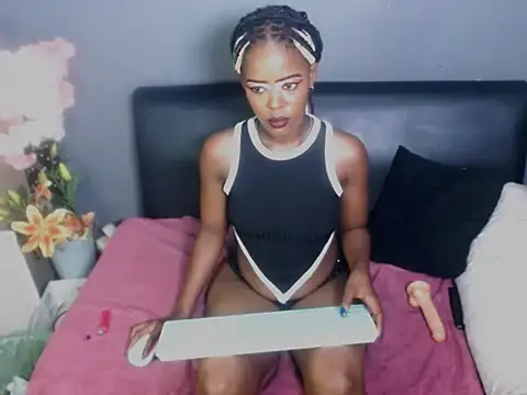 Ebonyteen18 webcam