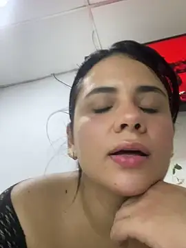 Leyna_Kenet webcam