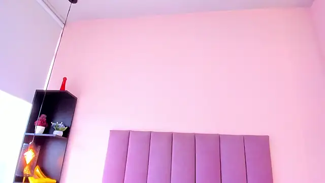 violet_myerrs webcam