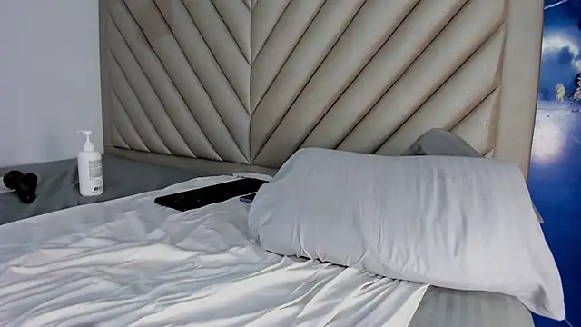 Ibbie_drastic live cam screenshot female on SLUT.SHOW — Free Live Cams & XXX Chat