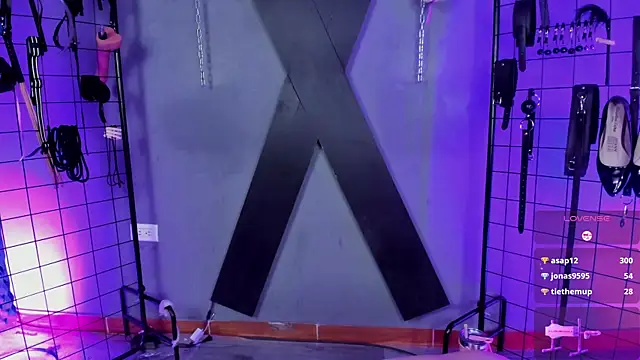 MissKara_Ariana_bdsm webcam