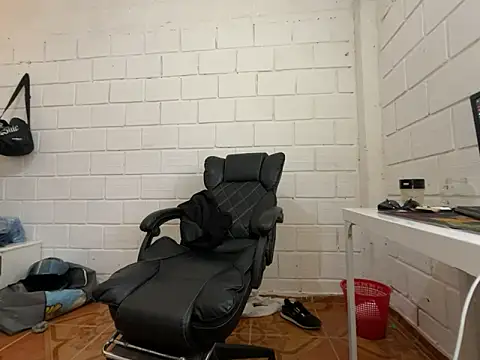 Max_TheHorseDick webcam