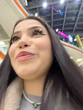 chloe__moon (F young) - Camel TOE close up