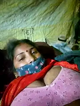 Indiandesicouple155 webcam