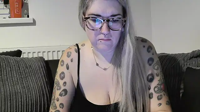 Sizzling_Indie36 webcam