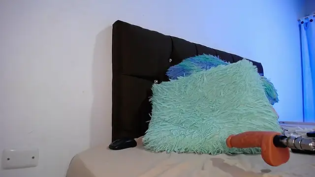 Sweet_hot_mia webcam