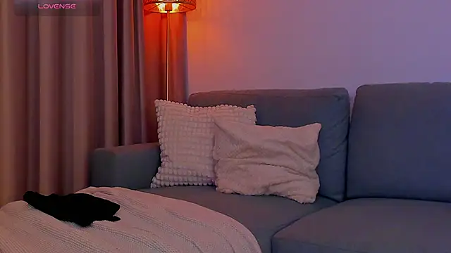 AlessandraCrystal webcam