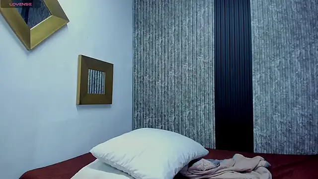 Agatha_Pleasure webcam