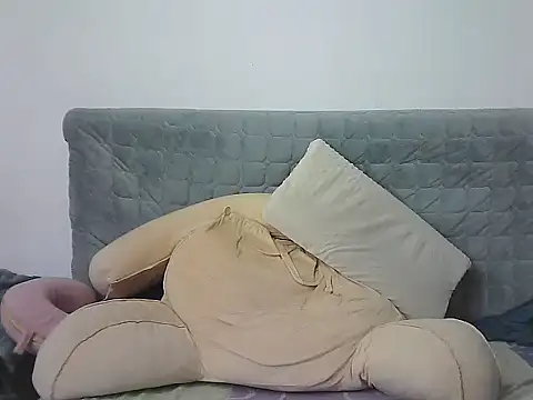 AlphaLatinoBear webcam