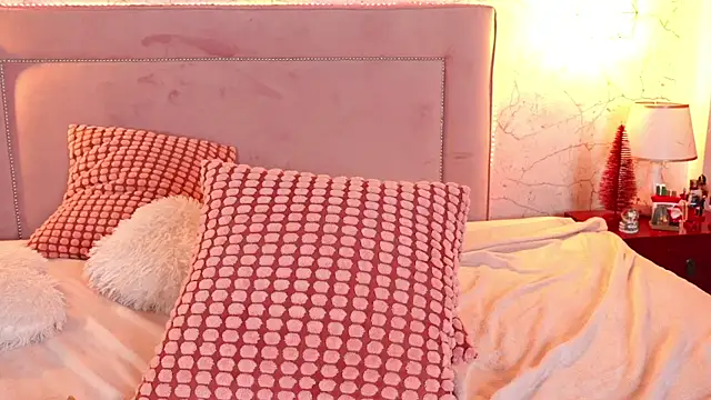 channelangeless (F young) - wet fingers in my sweet pussy🔥