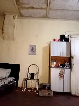 PetiteSquirtQueen webcam