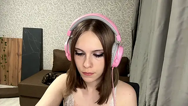 evaloveer (F teen) - massage my boobs